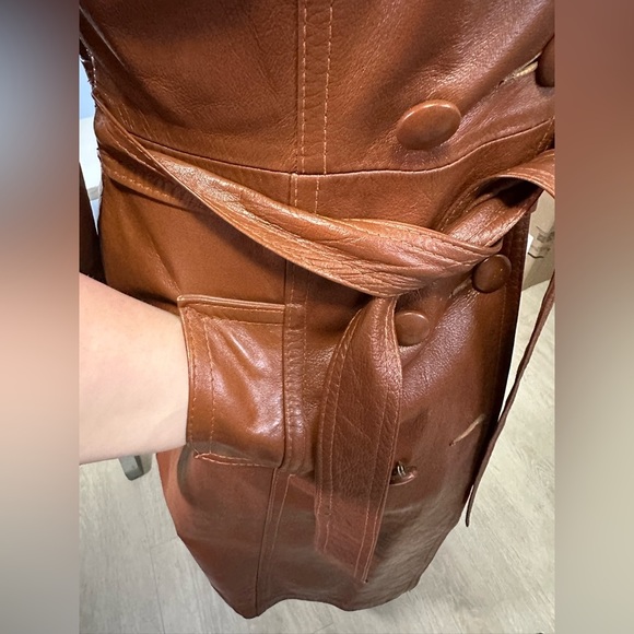 Vintage double breasted, long Mr & Mrs Leather 1970’s cognac leather coat - Picture 8 of 15
